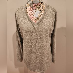 Bobbie Brooks Grey V-Neck Sweater size L